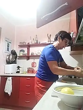 Snapshot of passione503 chatting on October 5, 6:23 am passione503 online show from October 5, 6:23 am