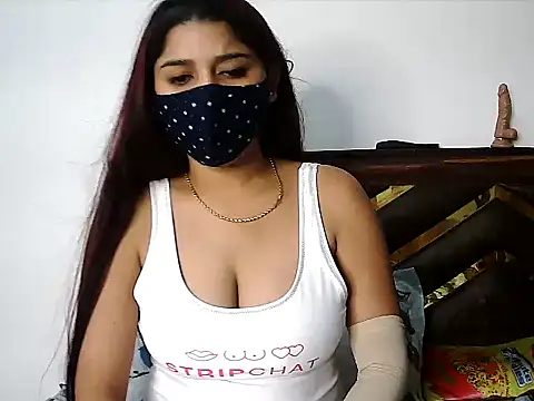 Snapshot of Gloie4u chatting on October 31, 9:10 am Gloie4u online show from October 31, 9:10 am