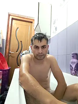 hornny1995 online show from December 3, 4:39 pm