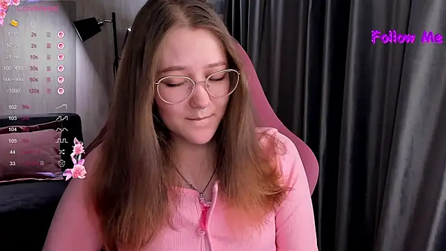 Snapshot of bunny_bubble chatting on October 12, 10:42 pm bunny bubble online show from October 12, 10:42 pm