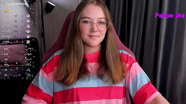 Snapshot of bunny_bubble chatting on December 3, 10:52 pm bunny bubble online show from December 3, 10:52 pm