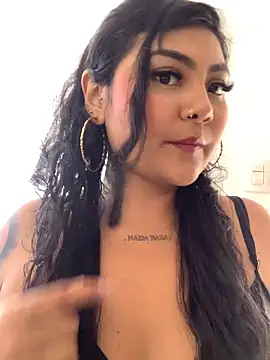 Juli Walker online show from May 11, 2:56 pm