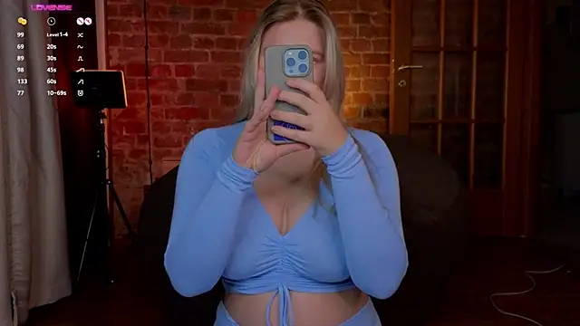 helen frogg online show from November 22, 7:46 pm