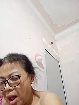 Hotestlove online show from June 13, 9:07 am