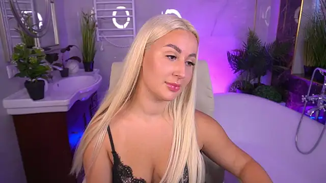 Snapshot of LiaBrazzerr chatting on June 21, 2:08 pm LiaBrazzerr online show from June 21, 2:08 pm