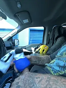 Snapshot of Crackkers chatting on October 18, 2:51 pm Crackkers online show from October 18, 2:51 pm