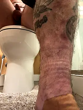 Snapshot of Crackkers chatting on November 20, 5:51 am Crackkers online show from November 20, 5:51 am