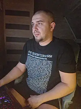 Foxyshaved online show from January 13, 5:35 am