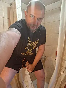 Foxyshaved online show from May 27, 5:15 am