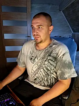 Foxyshaved online show from June 14, 4:14 am