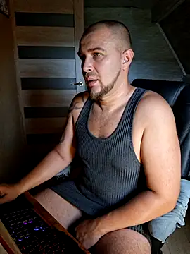 Foxyshaved online show from July 20, 4:27 am