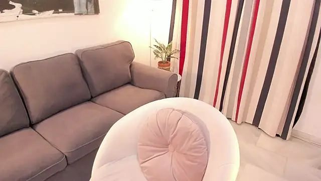 Snapshot of Raychell_Black chatting on October 19, 2:29 pm Raychell Black online show from October 19, 2:29 pm
