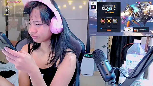 Snapshot of Kana_G chatting on February 8, 4:57 pm Kana G online show from February 8, 4:57 pm