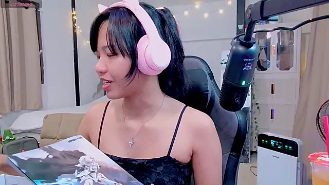 Snapshot of Kana_G chatting on February 20, 2:02 pm Kana G online show from February 20, 2:02 pm