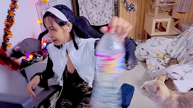 Snapshot of Kana_G chatting on October 31, 8:21 pm Kana G online show from October 31, 8:21 pm