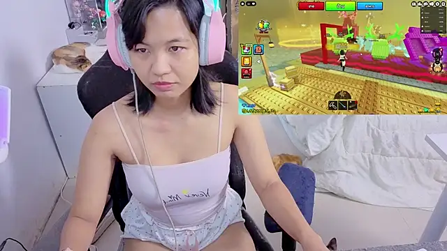 Snapshot of Kana_G chatting on November 15, 8:11 am Kana G online show from November 15, 8:11 am