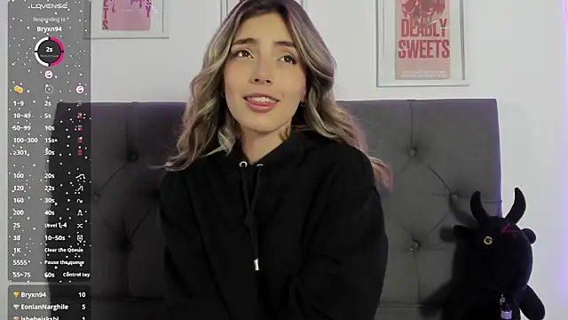 IsadoraGalle  online show from February 17, 7:09 pm