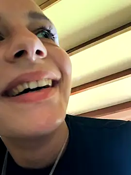 Snapshot of emma4xxx chatting on February 25, 7:58 pm emma4xxx online show from February 25, 7:58 pm