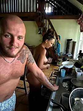 Snapshot of emma4xxx chatting on March 7, 7:49 pm emma4xxx online show from March 7, 7:49 pm