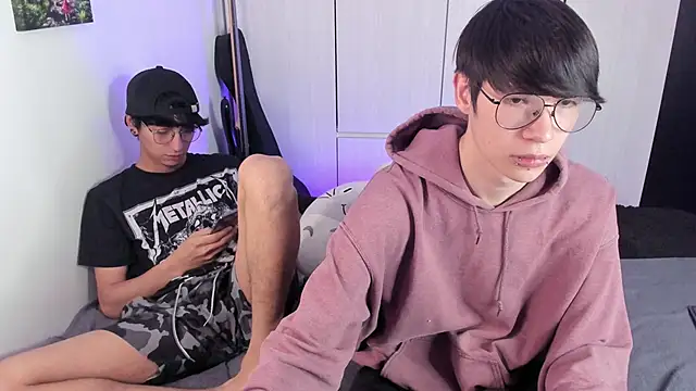 Aventure Twinks online show from December 17, 10:11 pm