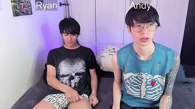 Snapshot of Aventure_Twinks chatting on December 20, 8:23 pm Aventure Twinks online show from December 20, 8:23 pm