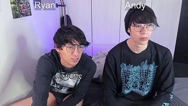 Snapshot of Aventure_Twinks chatting on December 27, 4:15 am Aventure Twinks online show from December 27, 4:15 am