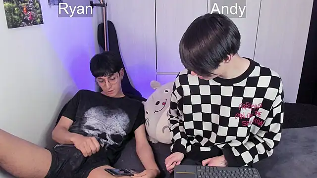 Snapshot of Aventure_Twinks chatting on January 11, 7:17 am Aventure Twinks online show from January 11, 7:17 am