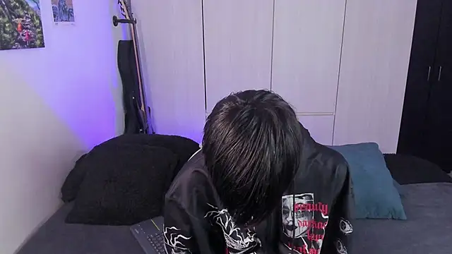 Snapshot of Aventure_Twinks chatting on January 24, 8:44 am Aventure Twinks online show from January 24, 8:44 am