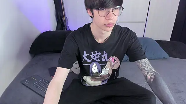 Snapshot of Aventure_Twinks chatting on February 2, 5:59 pm Aventure Twinks online show from February 2, 5:59 pm