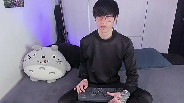 Snapshot of Aventure_Twinks chatting on February 3, 3:17 pm Aventure Twinks online show from February 3, 3:17 pm