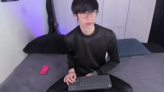 Snapshot of Aventure_Twinks chatting on February 3, 6:17 pm Aventure Twinks online show from February 3, 6:17 pm