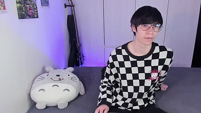 Snapshot of Aventure_Twinks chatting on February 7, 7:59 pm Aventure Twinks online show from February 7, 7:59 pm