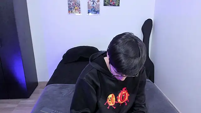 Snapshot of Aventure_Twinks chatting on February 26, 10:20 pm Aventure Twinks online show from February 26, 10:20 pm