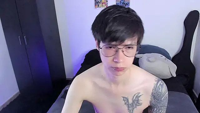 Snapshot of Aventure_Twinks chatting on October 14, 8:09 pm Aventure Twinks online show from October 14, 8:09 pm