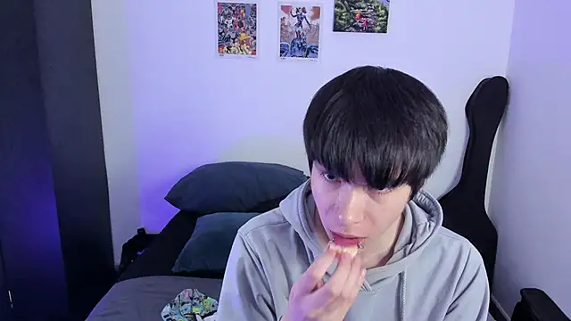 Snapshot of Aventure_Twinks chatting on November 1, 3:41 am Aventure Twinks online show from November 1, 3:41 am