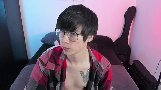 Snapshot of Aventure_Twinks chatting on November 25, 5:29 am Aventure Twinks online show from November 25, 5:29 am