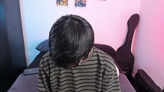 Snapshot of Aventure_Twinks chatting on December 5, 5:09 pm Aventure Twinks online show from December 5, 5:09 pm