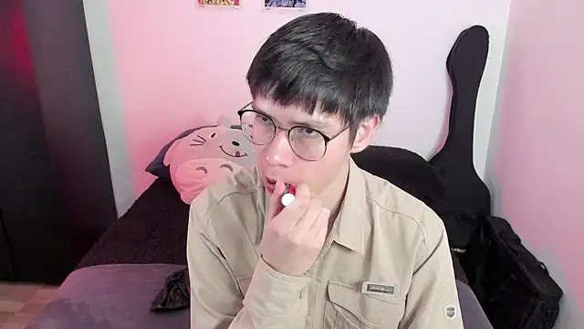 Snapshot of Aventure_Twinks chatting on January 16, 5:39 pm Aventure Twinks online show from January 16, 5:39 pm