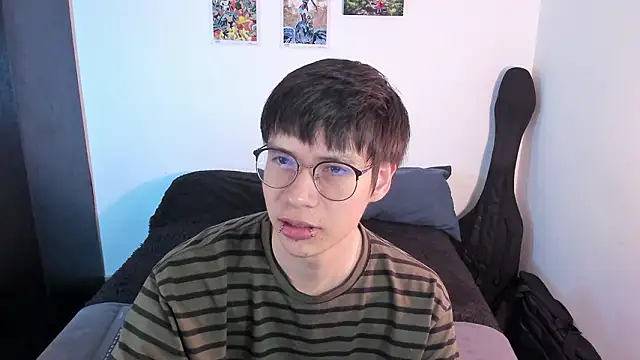 Snapshot of Aventure_Twinks chatting on February 1, 3:38 am Aventure Twinks online show from February 1, 3:38 am