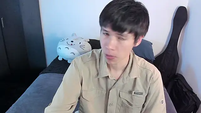 Snapshot of Aventure_Twinks chatting on February 7, 3:21 am Aventure Twinks online show from February 7, 3:21 am