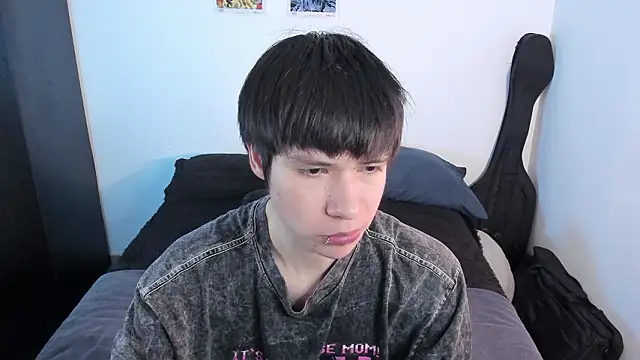 Snapshot of Aventure_Twinks chatting on February 22, 1:51 am Aventure Twinks online show from February 22, 1:51 am