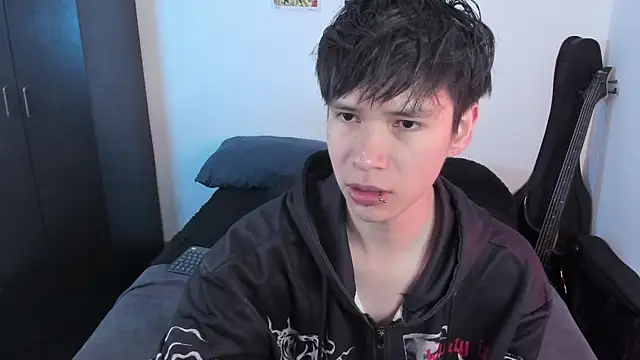 Aventure Twinks online show from June 27, 12:04 am