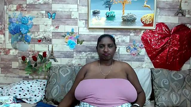 Snapshot of Indian_tracy chatting on February 11, 6:55 pm Indian tracy online show from February 11, 6:55 pm