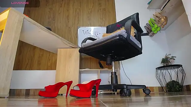 Snapshot of zultanalambert chatting on February 28, 3:04 am zultanalambert online show from February 28, 3:04 am