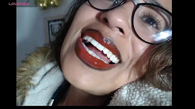 fantasty nylon online show from January 23, 11:15 pm