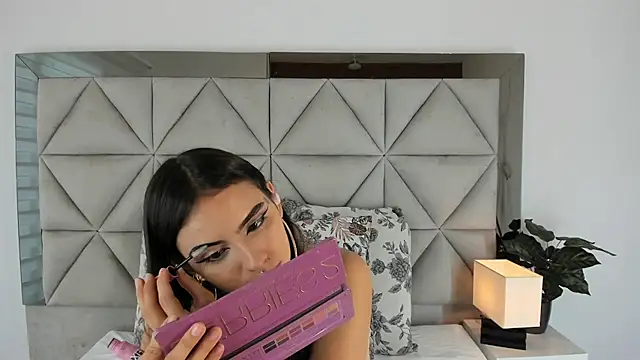 nina pons online show from September 11, 9:04 pm