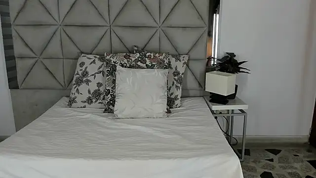 nina pons online show from September 29, 11:20 pm