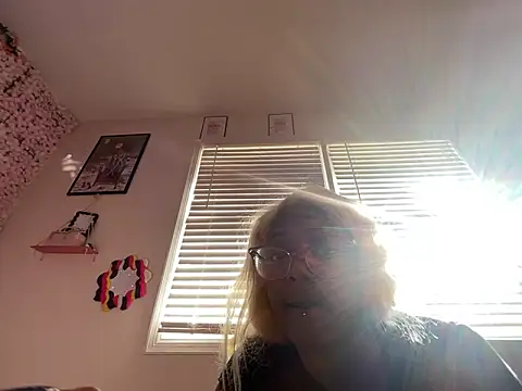 VixenCapri online show from November 11, 2:17 pm