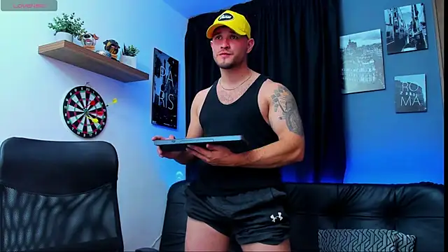 Snapshot of AndrewDiaz chatting on December 16, 3:40 am AndrewDiaz online show from December 16, 3:40 am