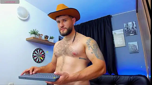 Snapshot of AndrewDiaz chatting on February 8, 9:03 am AndrewDiaz online show from February 8, 9:03 am